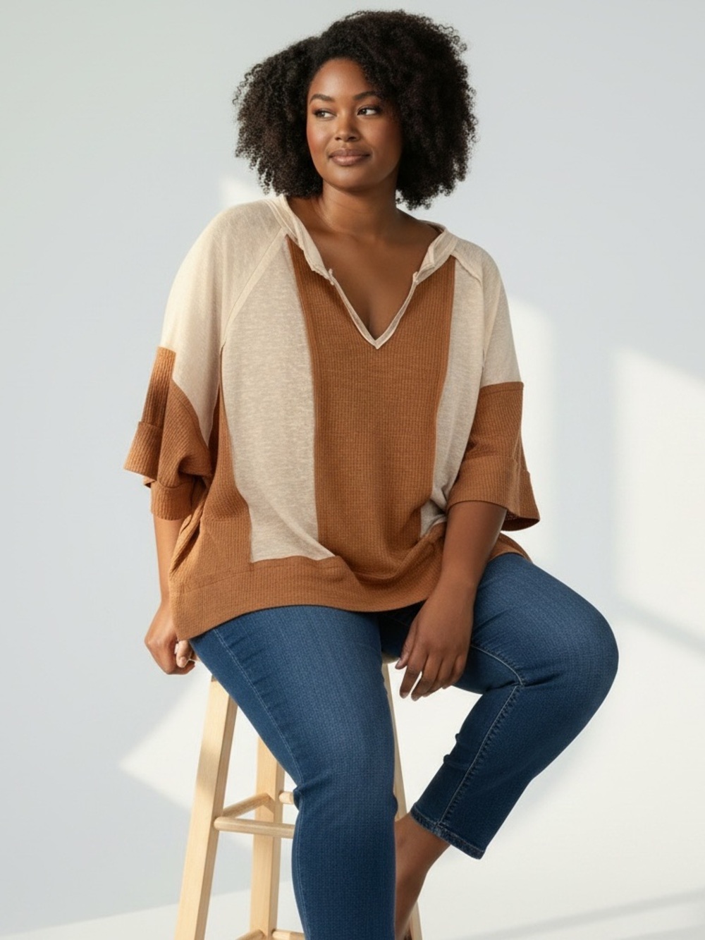 POL Two-Tone V-Neck Sweater in Camel & Cream